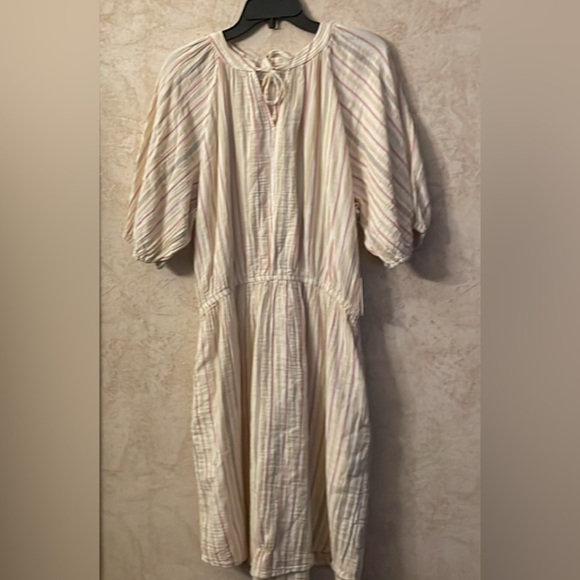 a.n.a Short Sleeve Popover Dress Bust:42”-44”
Length: 37.5 Inches - Picture 2 of 7